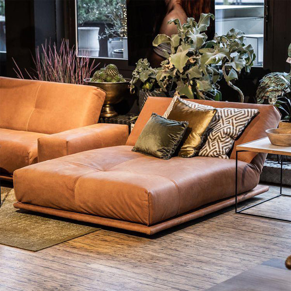 The Montagna Chaise Lounge