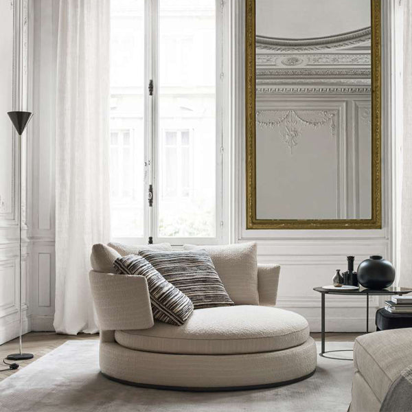 The Amoenus Love Seat