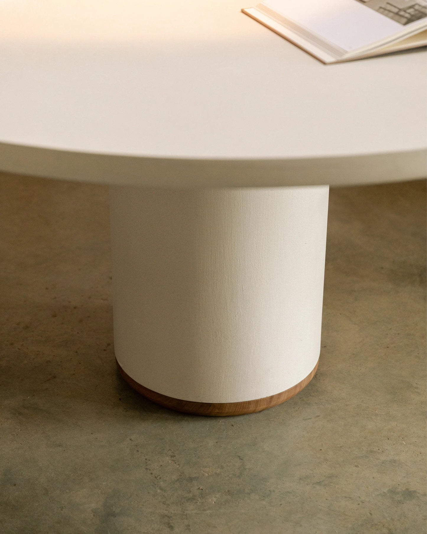 Selvian Dining Table