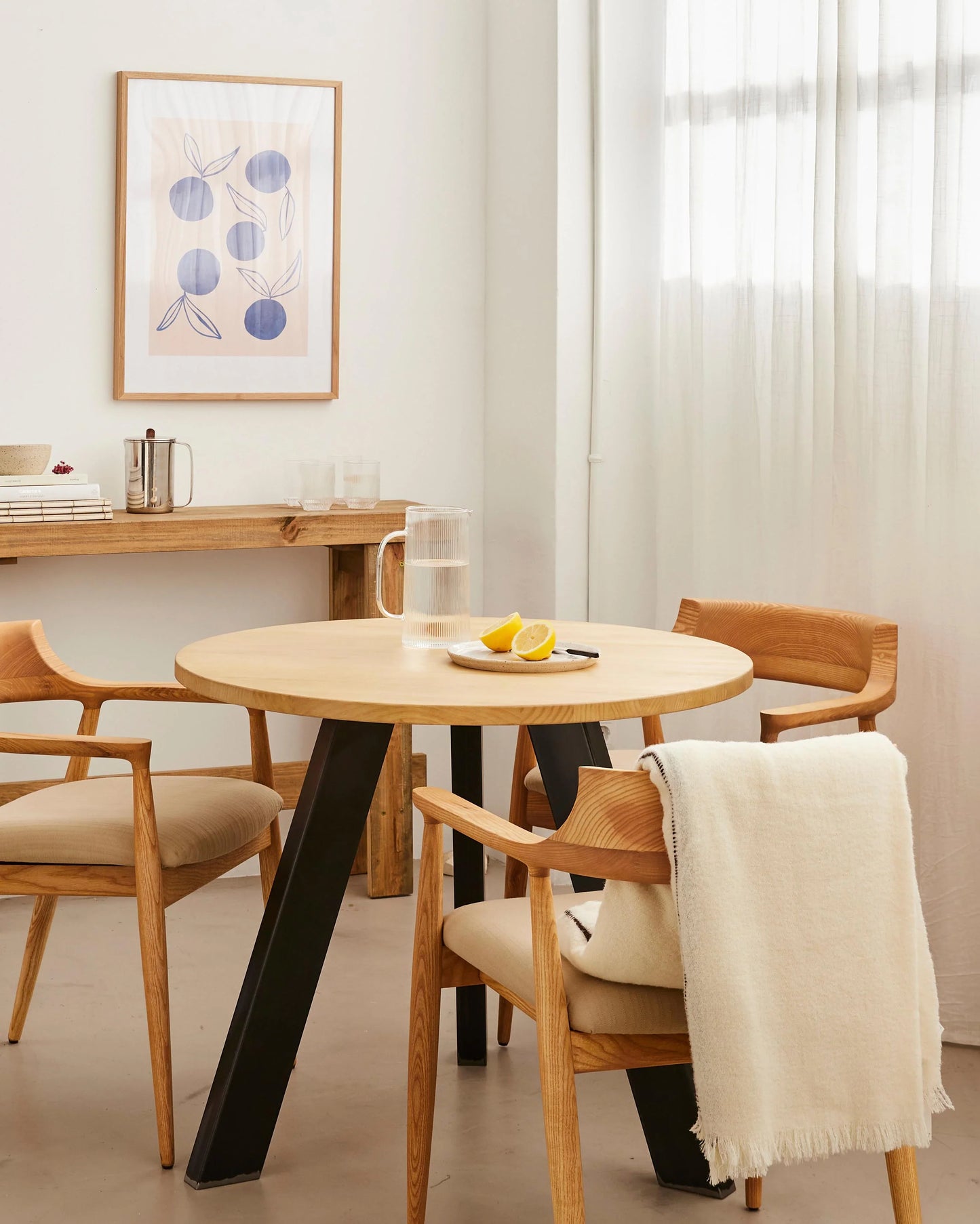 Arvia Dining Table