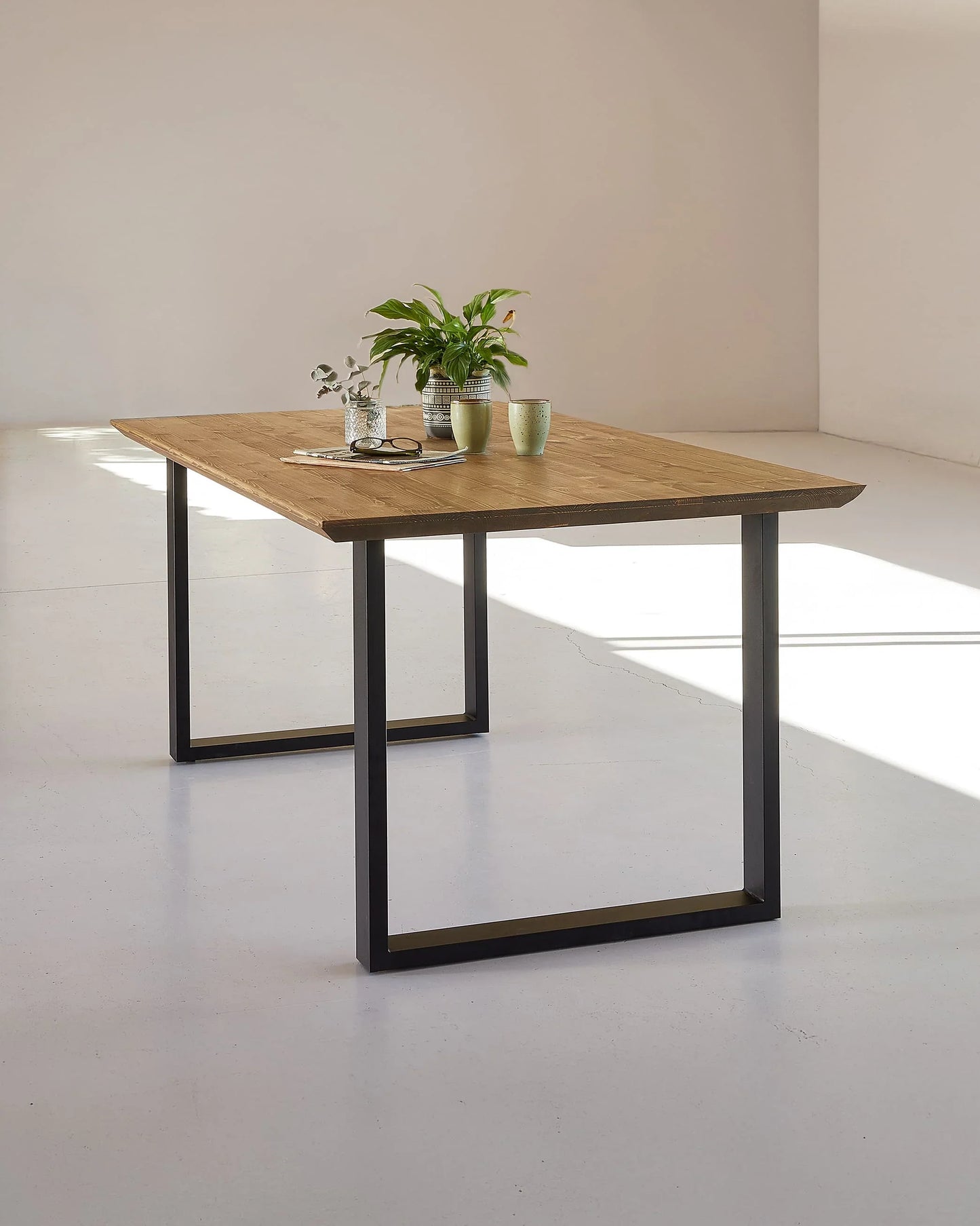 Maelis Dining Table